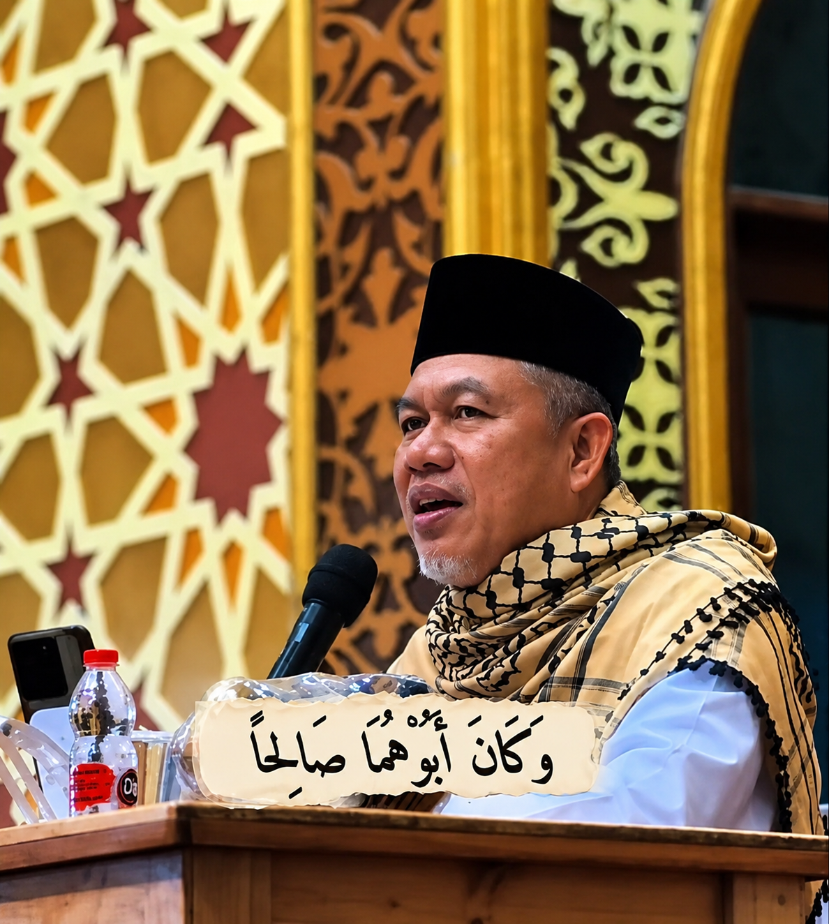 Warisan Termahal Orang Tua Bukan Harta, Melainkan Keshalehan yang Menjaga Anak hingga Akhir Zaman